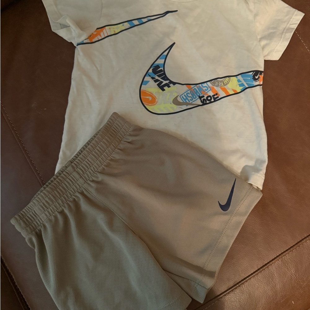 Nike Kids Beige Shorts